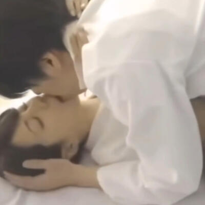 护士脱了衣服里面内衣的样子图片(图1)