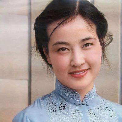 刘晓庆年轻时候的泳装照片(图1)